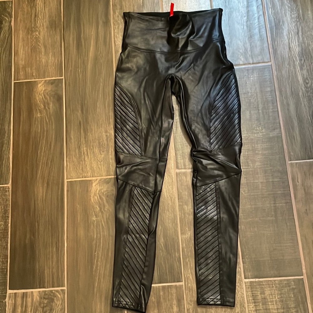 SPANX - black faux leather leggings
